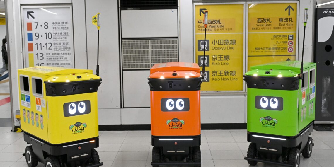 VÍDEO: Tóquio testa robôs coletores de lixo na estação de trem mais movimentada do mundo