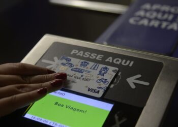 Estação Cinelândia, no Rio, é renomeada para Estação Democracia