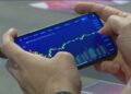 'Freio' na IA? Debate coloca gigantes da tecnologia no radar dos investidores; ações operam mistas