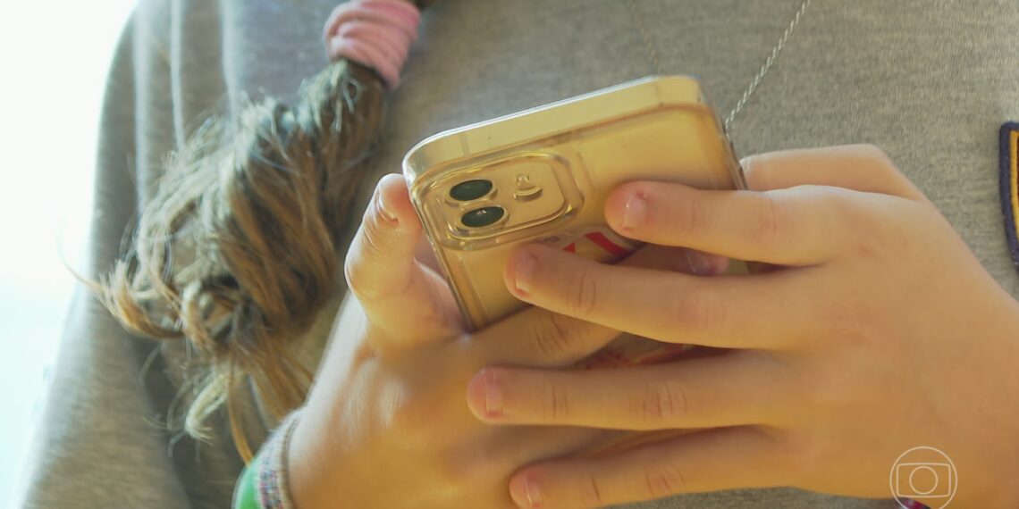 TikTok firma acordo de até R$ 1,5 bilhão e terá de impor limite de 2 horas por dia