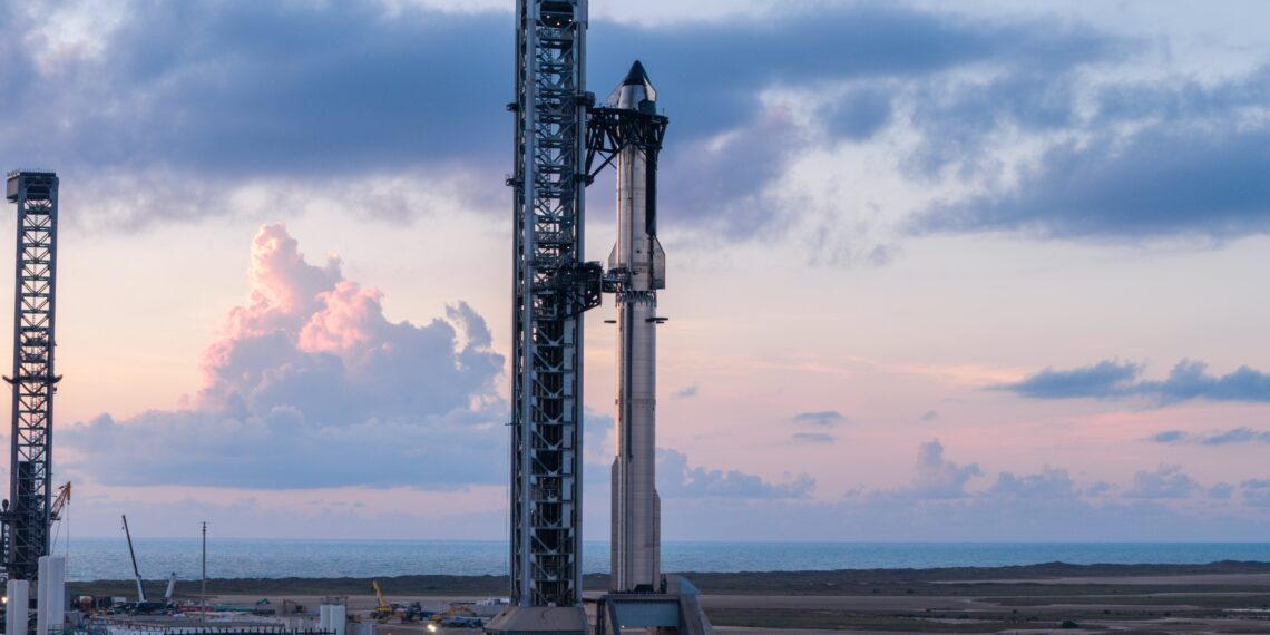 Starship, nave de futuras missões à Lua, fará 1º voo com voltas completas na Terra nesta segunda; veja o que esperar