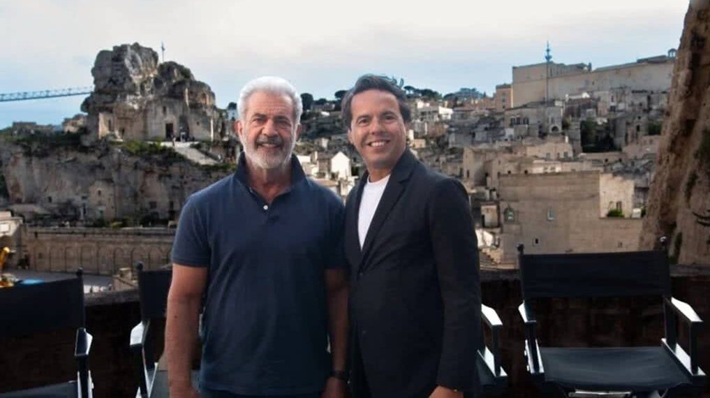 Samuel Rodríguez e Mel Gibson: cinema como plataforma do Evangelho