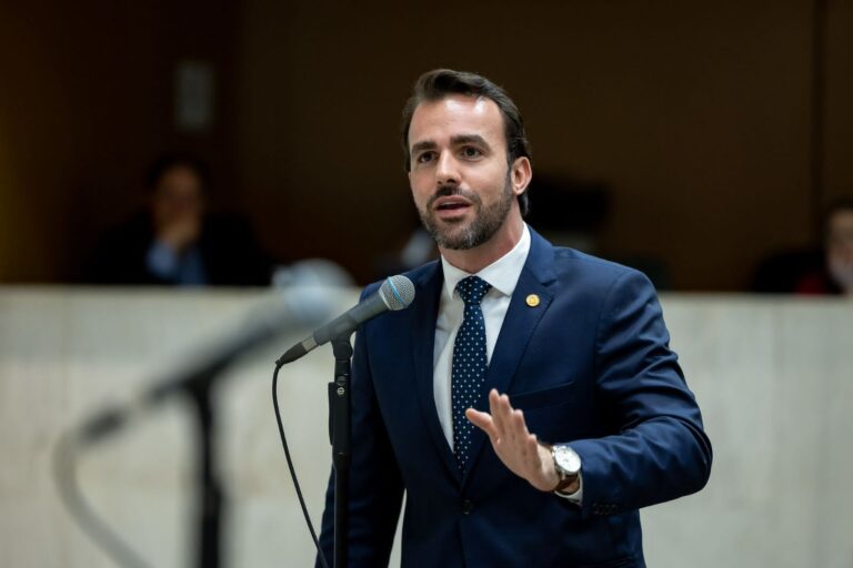 Procuradoria pede veto ao uso da imagem de Bolsonaro em campanha