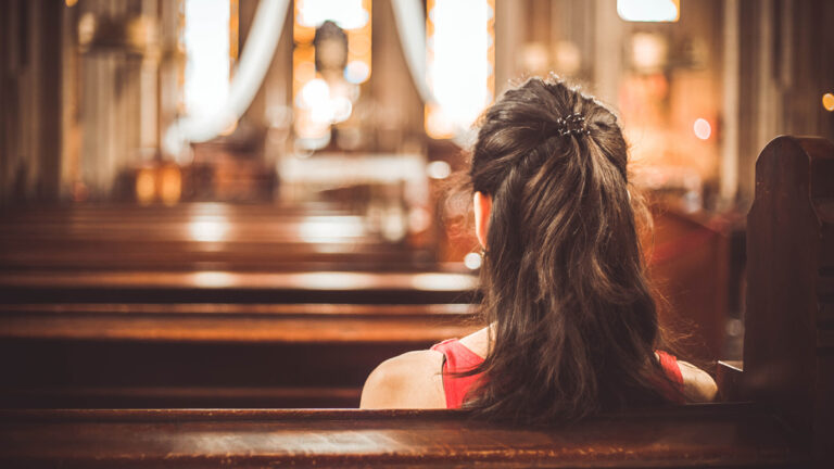 Pai pode impedir filha de frequentar igreja com a mãe, decide tribunal