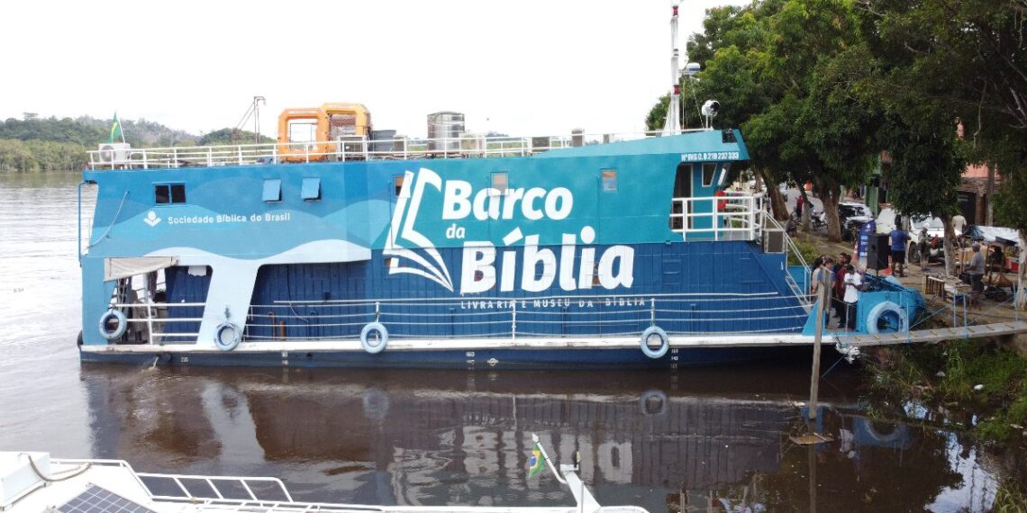 Barco da Bíblia inicia nova expedição pela Amazônia
