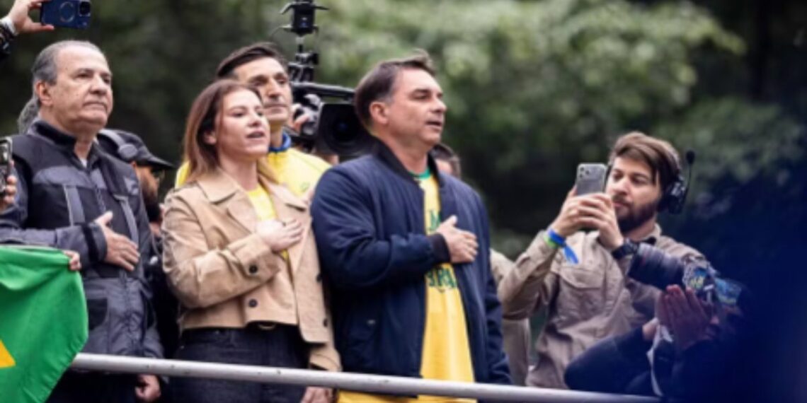 Silas Malafaia critica ministro do STF e apoia Flávio Bolsonaro