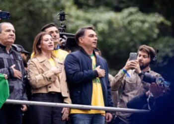 Silas Malafaia critica ministro do STF e apoia Flávio Bolsonaro