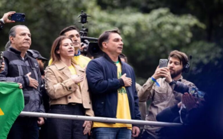 Silas Malafaia critica ministro do STF e apoia Flávio Bolsonaro