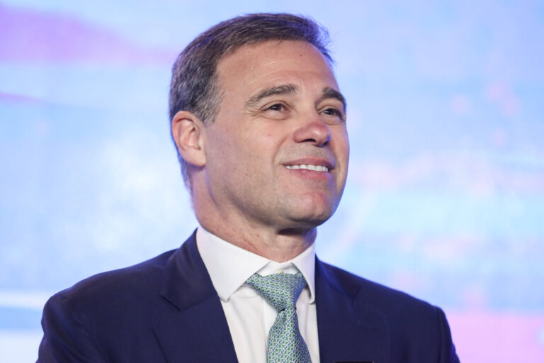 André Mendonça ganha 1,3 milhão de seguidores no Instagram