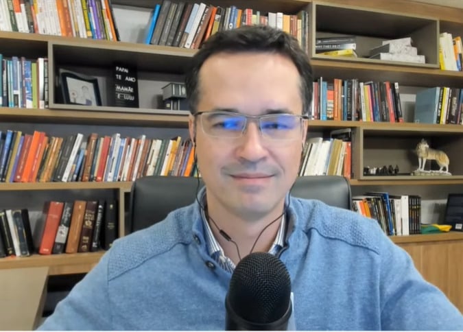 TRE-PR aprova candidatura de Deltan Dallagnol ao Senado