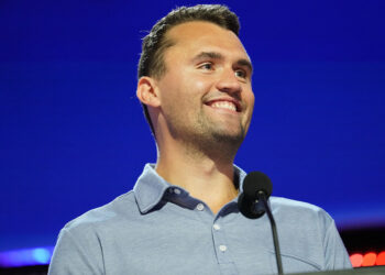 Assassinato de Charlie Kirk expõe silêncio político