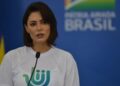 Michelle Bolsonaro convoca apoio feminino para Flávio