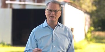 Pastor Adam Hamilton critica socialismo e fronteiras abertas