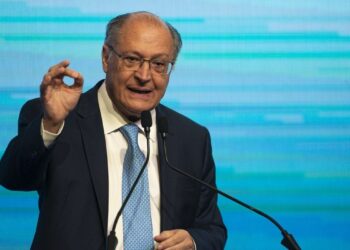 André Mendonça inclui Alckmin em ação de Flávio