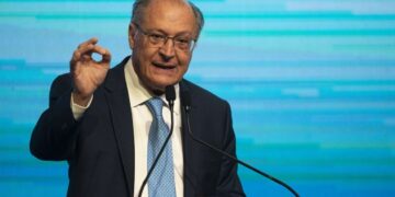 André Mendonça inclui Alckmin em ação de Flávio