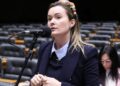 Júlia Zanatta contesta política de gênero da UFSC na Justiça