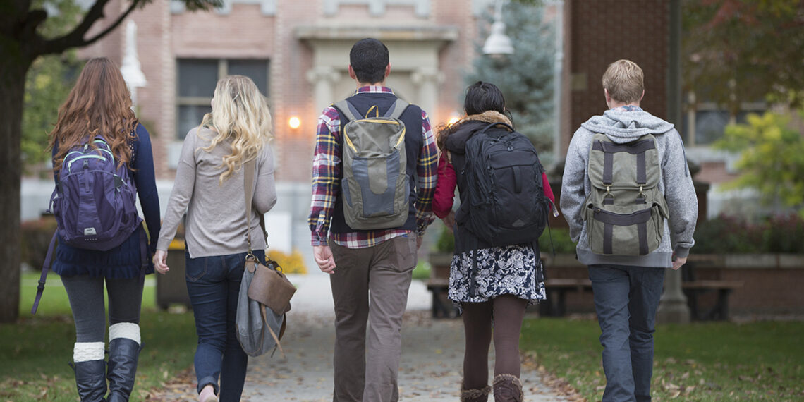 Estudantes universitários dos EUA evitam discutir Charlie Kirk