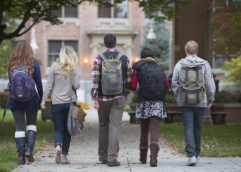 Estudantes universitários dos EUA evitam discutir Charlie Kirk
