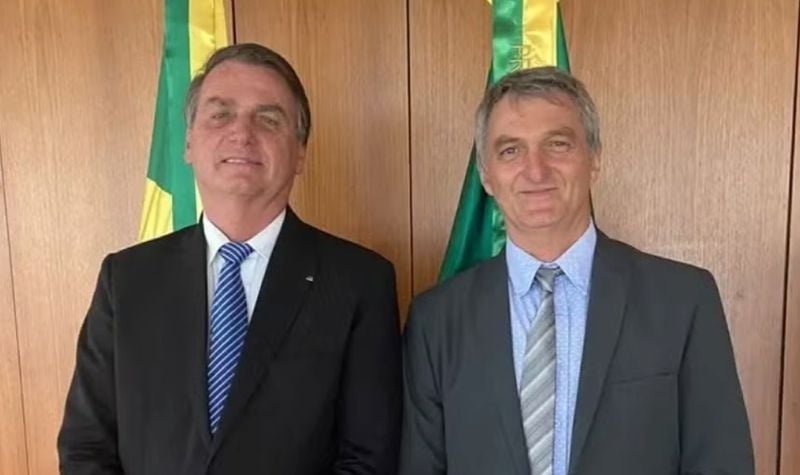 Renato Bolsonaro visita irmão Jair em prisão domiciliar