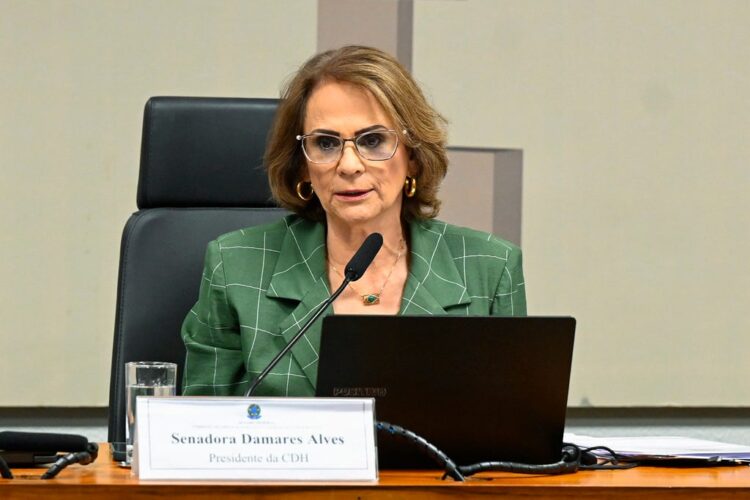 Damares Alves quer unificar projetos de reforma do Judiciário