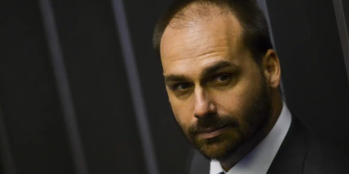 Eduardo Bolsonaro alerta sobre risco de prisão de André Mendonça