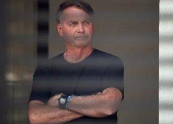 Defesa de Bolsonaro busca reverter restrição a militares