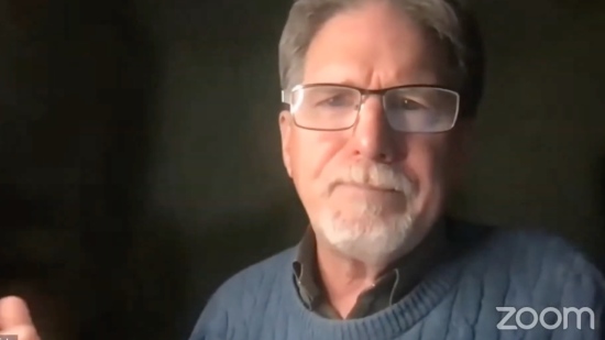 Pastor de esquerda apoia Bíblia que nega Jesus como filho de Deus