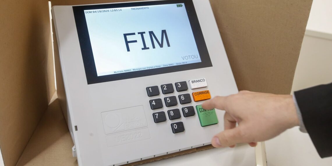 Presidenciáveis cumprem agenda de campanha neste sábado