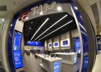 Estatal italiana Poste Italiane passa a controlar indiretamente a TIM Brasil