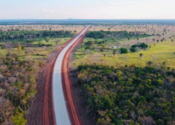 Obras para asfaltar MT-199 avançam em direção a Bolívia