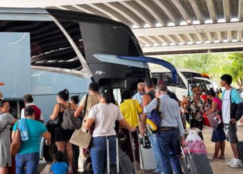 Feriado de Nossa Senhora Aparecida deve levar 20 mil passageiros ao terminal rodoviário de Cuiabá