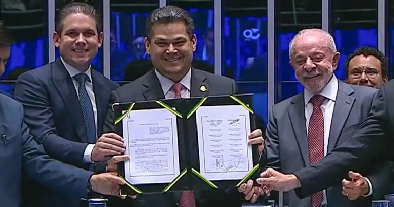 Congresso promulga emenda do fim da 6×1; escala 5×2 começa em 60 dias