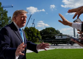 Por que Trump insiste em tentar mudar o termo ‘IA’, usado há 70 anos