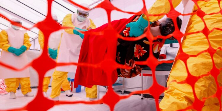Quênia confirma primeiro caso de ebola; homem morreu após tratamento