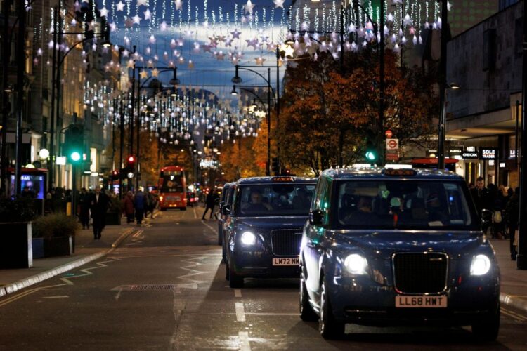 Justiça britânica livra Uber de pagar R$ 2,3 bilhões a taxistas