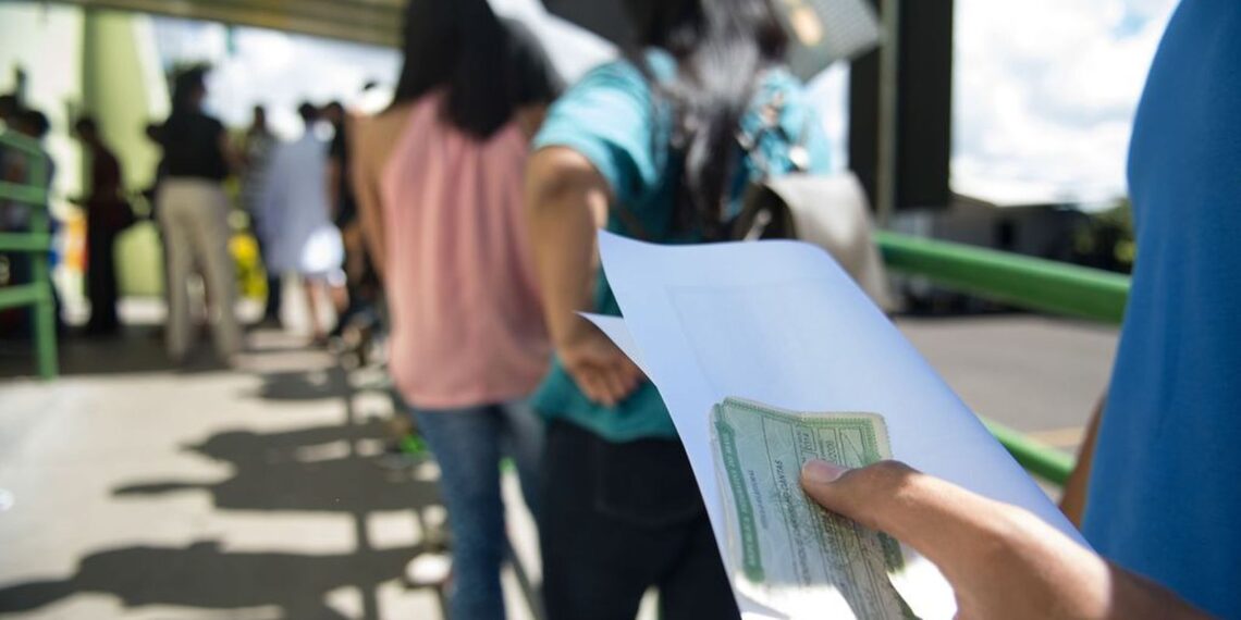 Maior local de votação de São Paulo teve filas longas