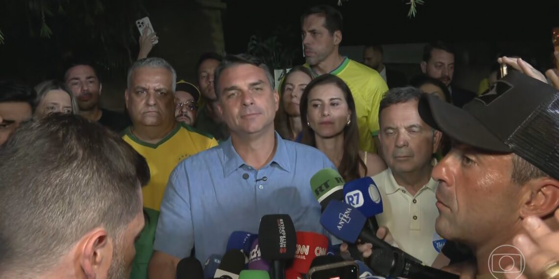 Vídeo de Flávio dizendo que vai cortar aposentadorias e 13° é falso