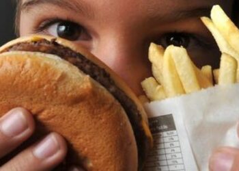 OMS lança guia para enfrentar obesidade em crianças e adolescentes