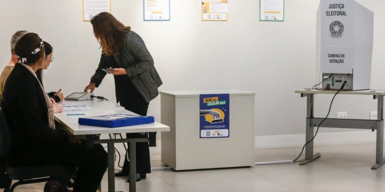 Eleições 2026: saiba quais documentos levar para votar neste domingo