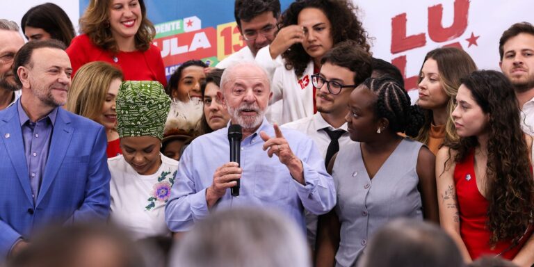 Negociação com o centrão será desafio de Lula no novo Congresso