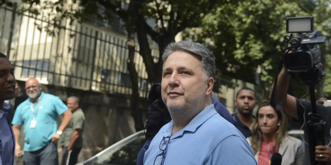 Garotinho desiste de recurso e embaralha eleição para governo do Rio